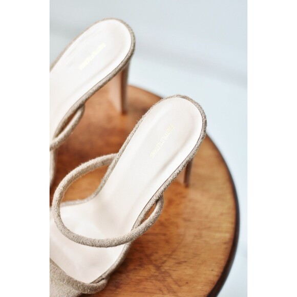 Pretty Little Thing Heels Woman's 5 Tan Fuzzy Sandal Strappy Sexy Formal Bridal - Picture 3 of 6